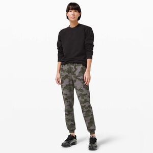 Lululemon Stretch High-Rise Jogger, size 8